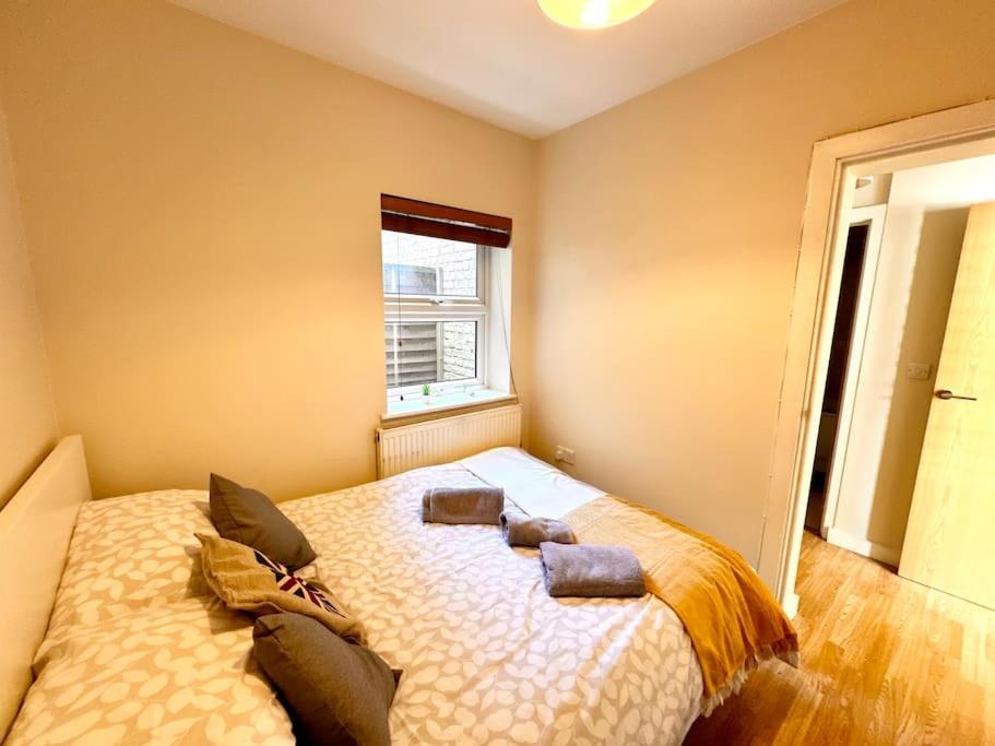 2 Bedroom Apartment In Se13 London Eksteriør billede