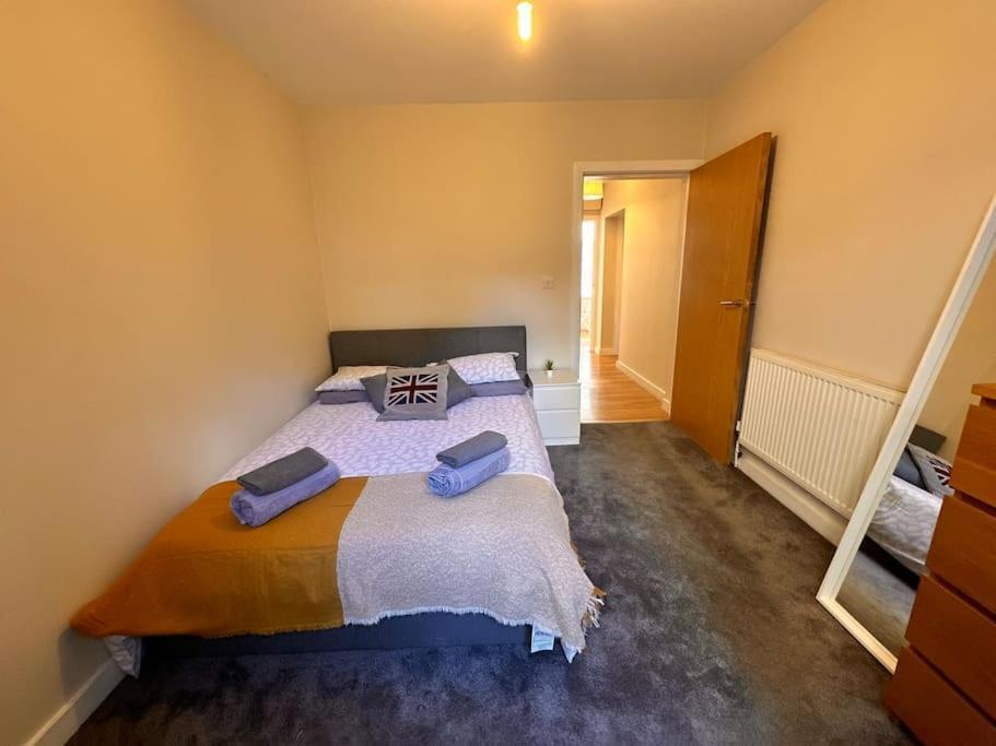 2 Bedroom Apartment In Se13 London Eksteriør billede