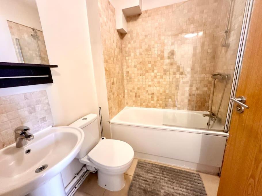 2 Bedroom Apartment In Se13 London Eksteriør billede