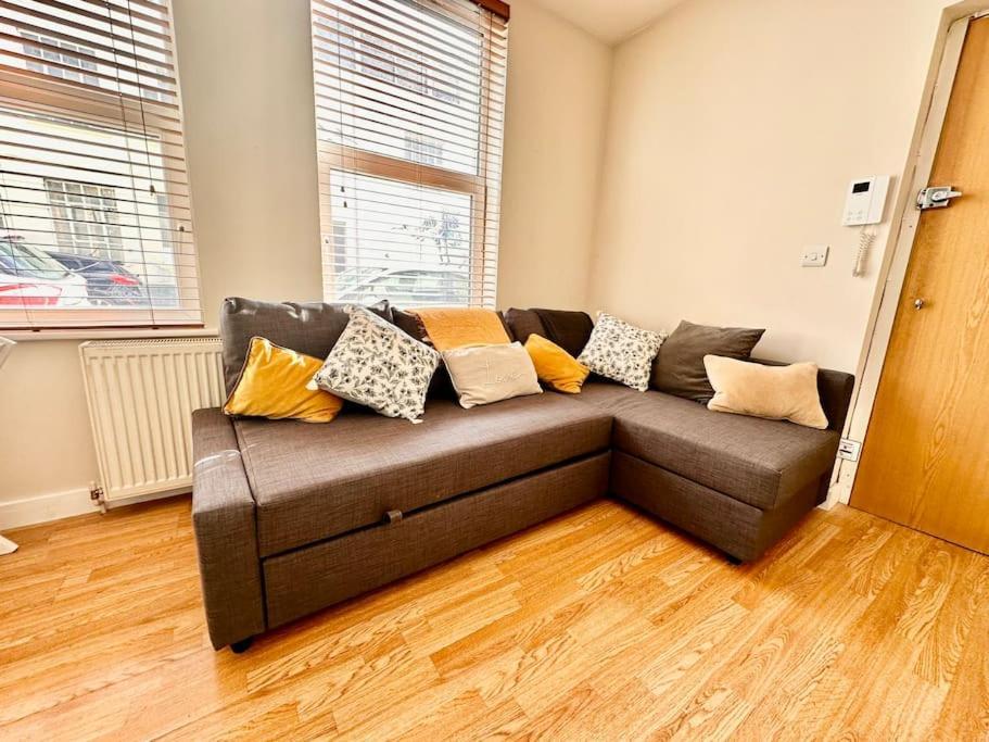 2 Bedroom Apartment In Se13 London Eksteriør billede