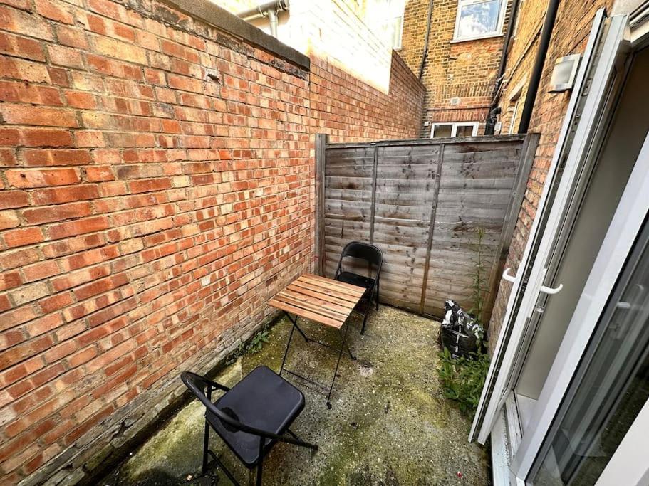 2 Bedroom Apartment In Se13 London Eksteriør billede